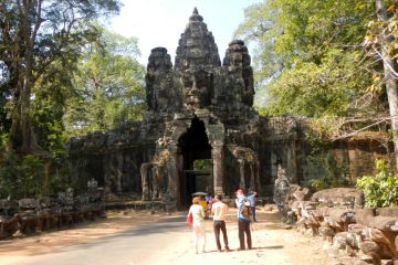 angkor day tour guide