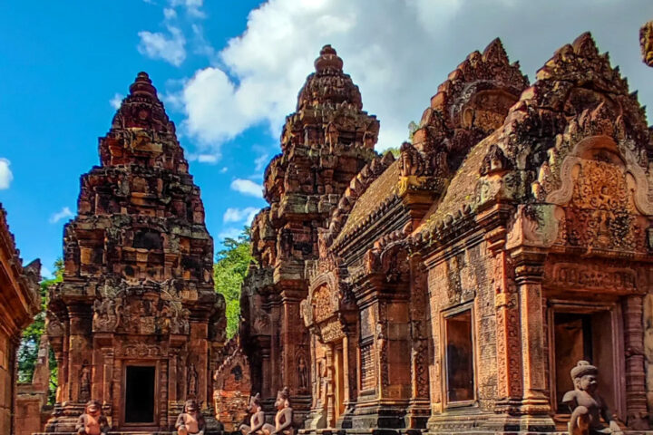 Banteay Srey Pink Temple of the ornaments